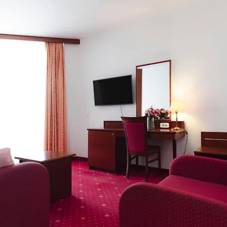 ホテル Catez - Terme Catez チャテジ・オプ・サヴィ