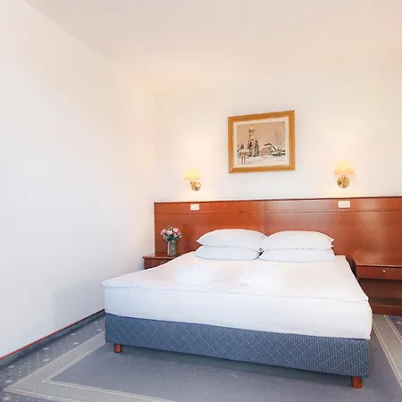 Catez - Terme Catez ホテル チャテジ・オプ・サヴィ