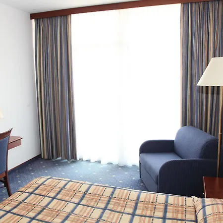 Catez - Terme Catez 3* チャテジ・オプ・サヴィ